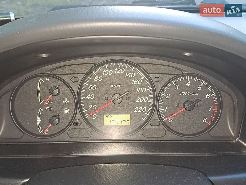 Седан Mazda 323 2003 в Києві фото 7 Седан Mazda 323 2003 в Києві