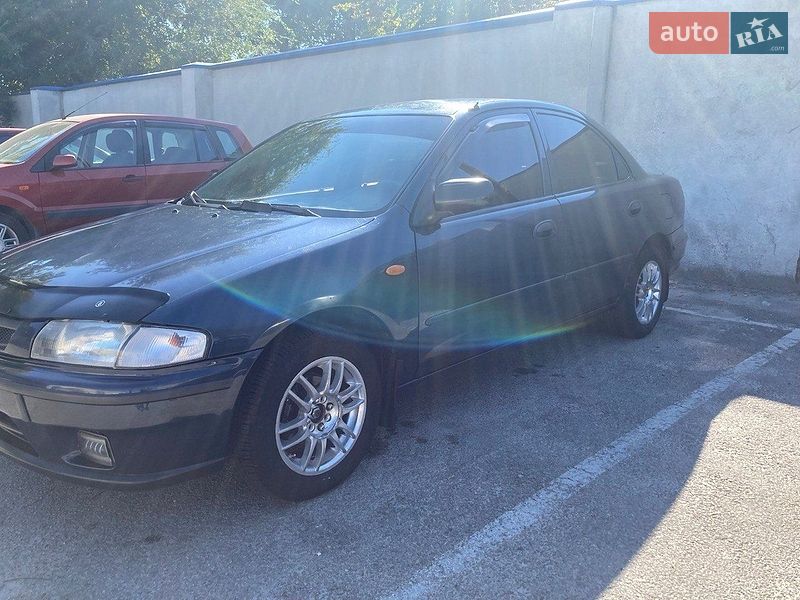 Mazda 323 1997
