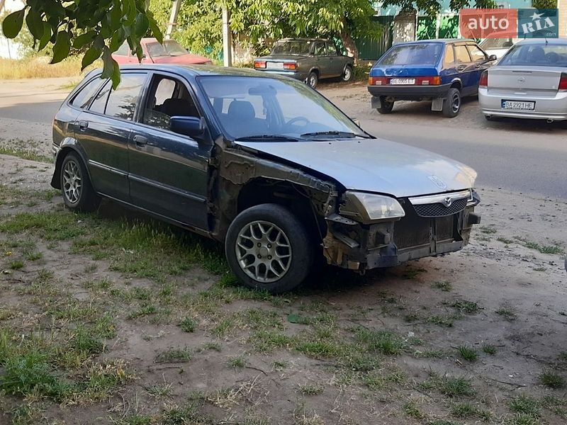 Хетчбек Mazda 323 1998 в Вознесенську