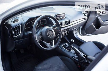 Седан Mazda 3 2015 в Виннице
