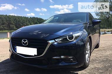 Седан Mazda 3 2016 в Чернигове