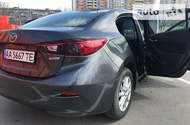 Седан Mazda 3 2016 в Киеве