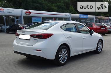 Седан Mazda 3 2015 в Днепре