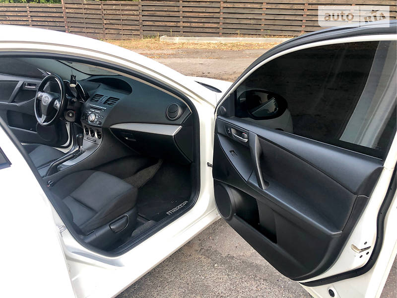 Седан Mazda 3 2009 в Харкові
