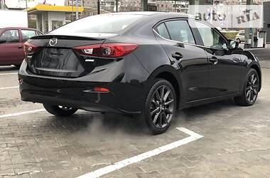 Седан Mazda 3 2018 в Днепре