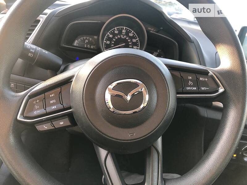 Седан Mazda 3 2017 в Львові