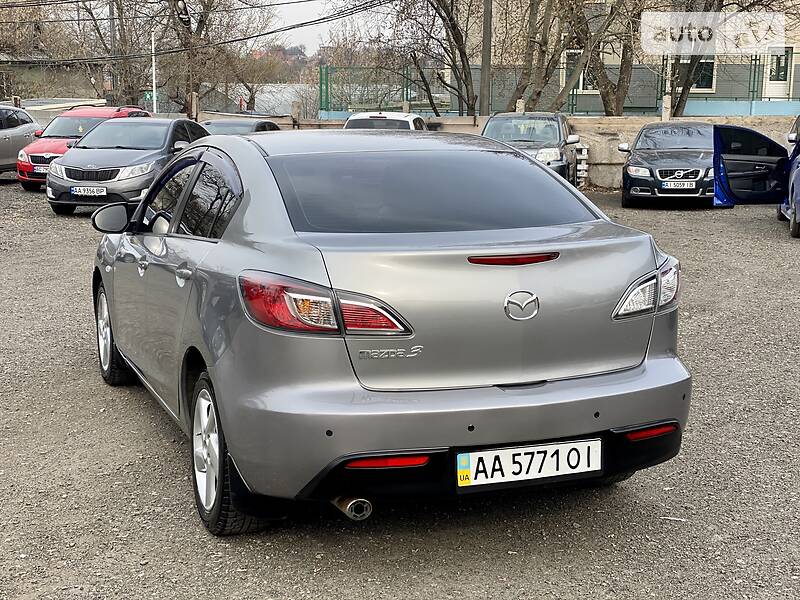 Седан Mazda 3 2011 в Киеве