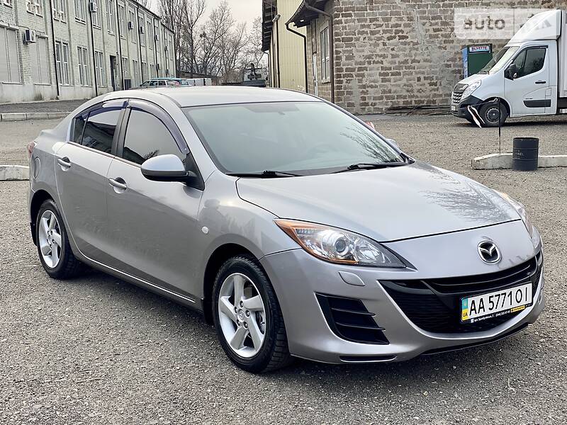 Седан Mazda 3 2011 в Киеве