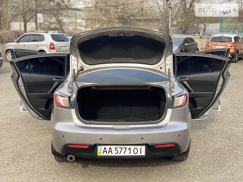 Седан Mazda 3 2011 в Киеве