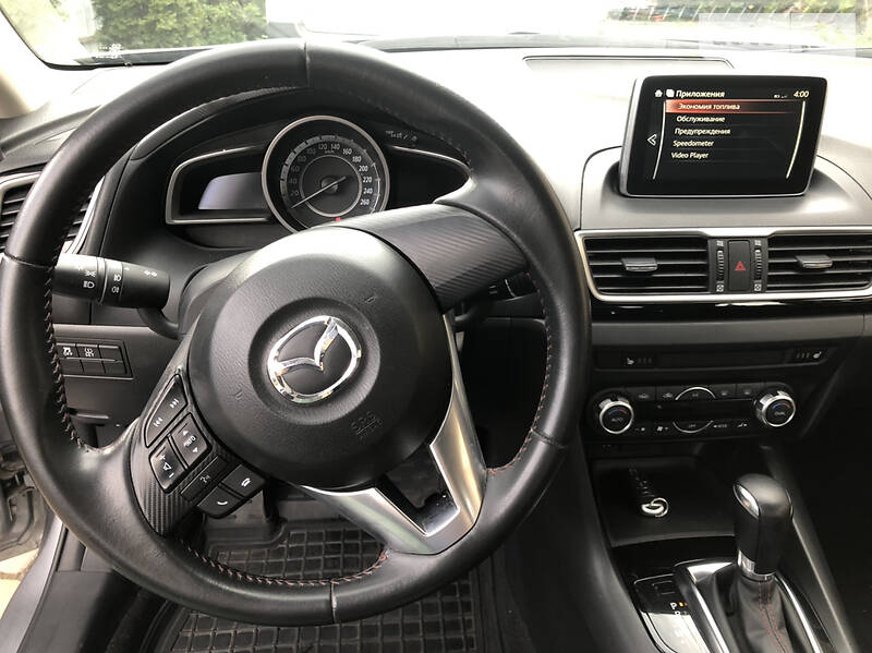 Седан Mazda 3 2015 в Киеве