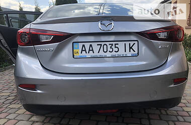 Седан Mazda 3 2015 в Киеве