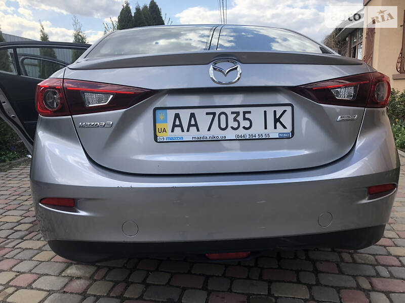 Седан Mazda 3 2015 в Киеве