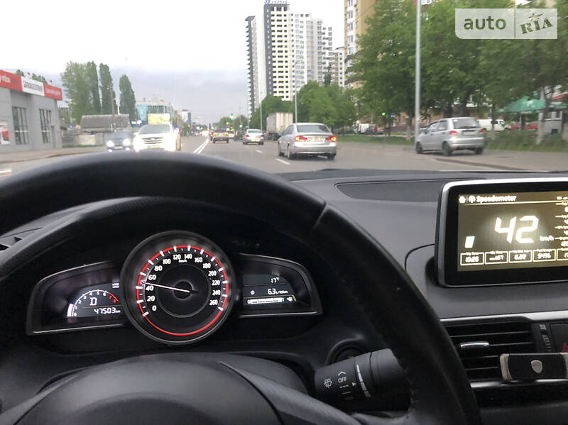 Седан Mazda 3 2015 в Киеве