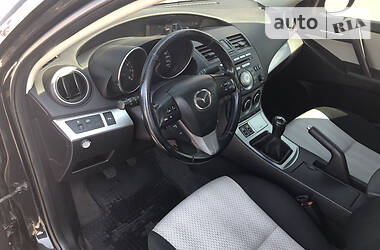 Седан Mazda 3 2010 в Мариуполе