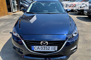 Седан Mazda 3 2016 в Киеве