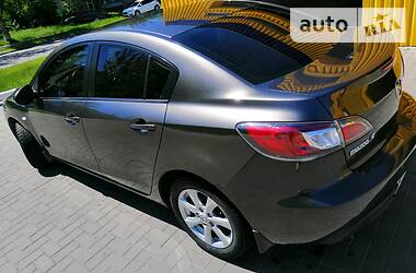 Седан Mazda 3 2010 в 