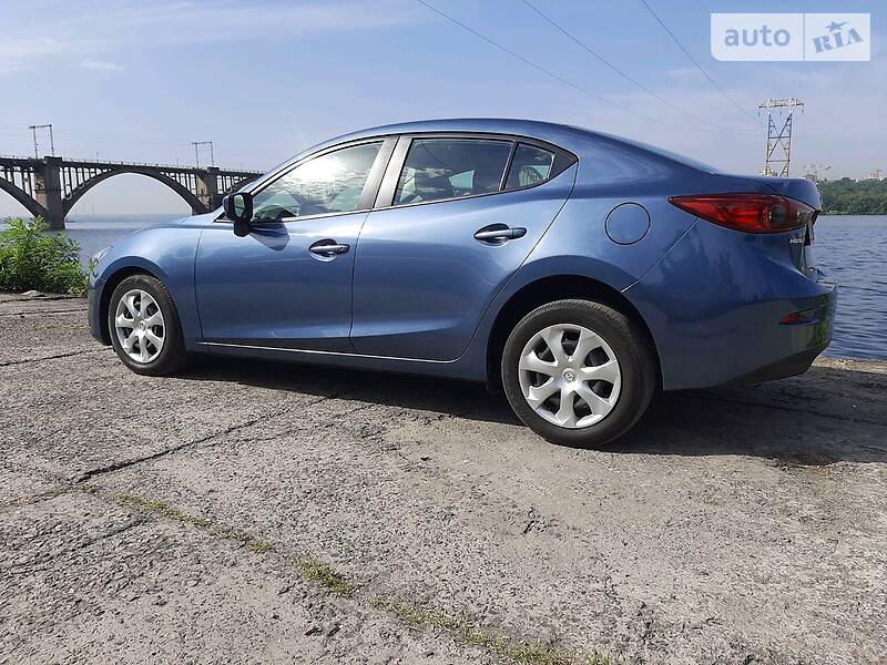 Седан Mazda 3 2016 в Дніпрі