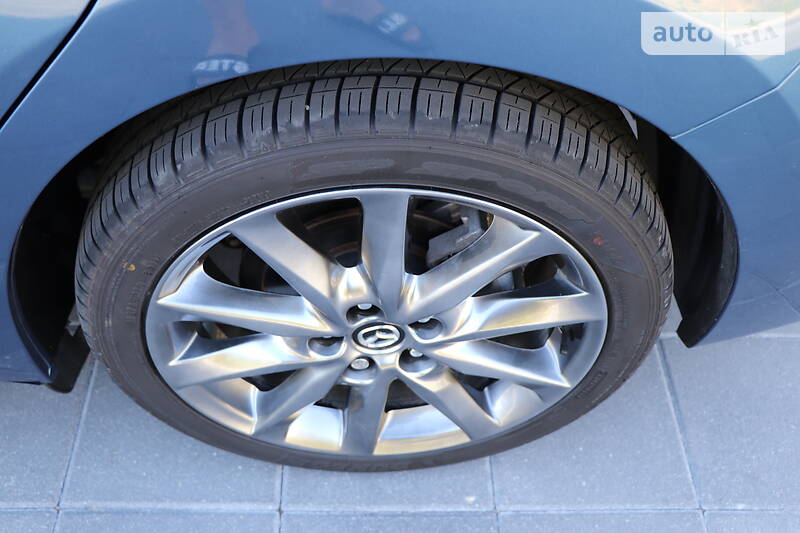 Седан Mazda 3 2018 в Кременчуці
