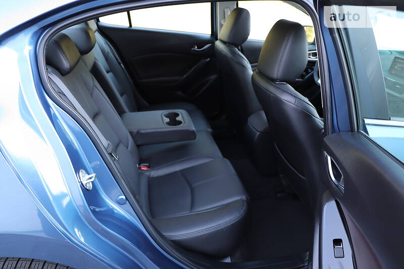 Седан Mazda 3 2018 в Кременчуці