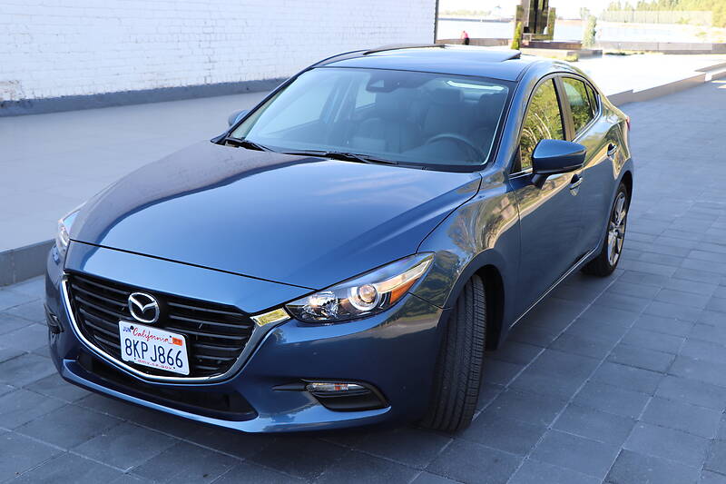 Седан Mazda 3 2018 в Кременчуці