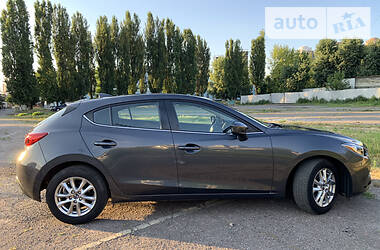 Хетчбек Mazda 3 2015 в 