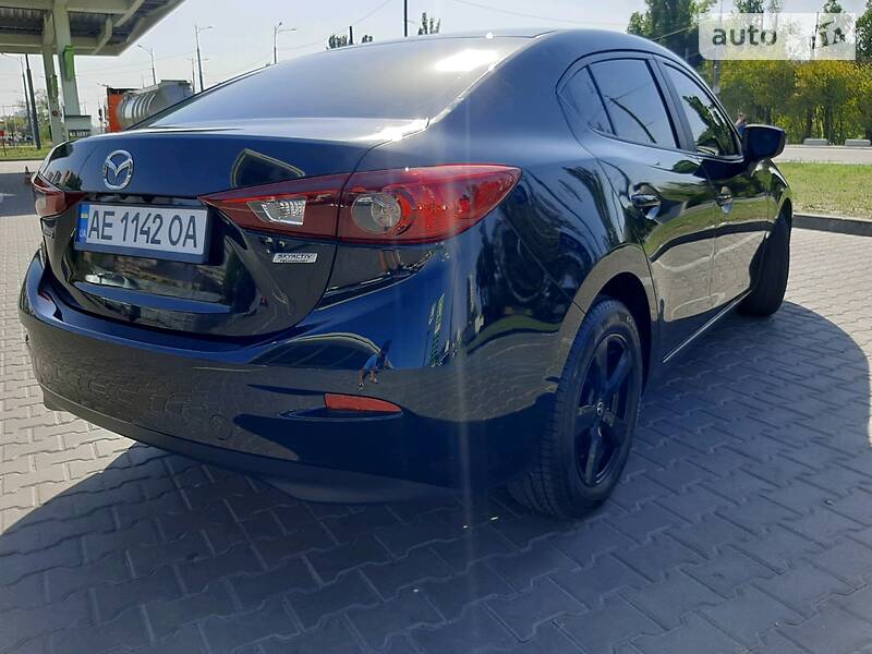 Седан Mazda 3 2017 в Дніпрі