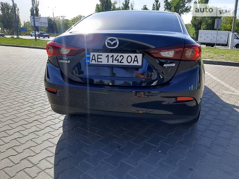 Седан Mazda 3 2017 в Дніпрі