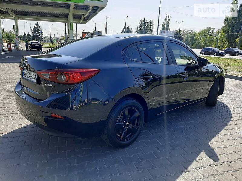 Седан Mazda 3 2017 в Дніпрі