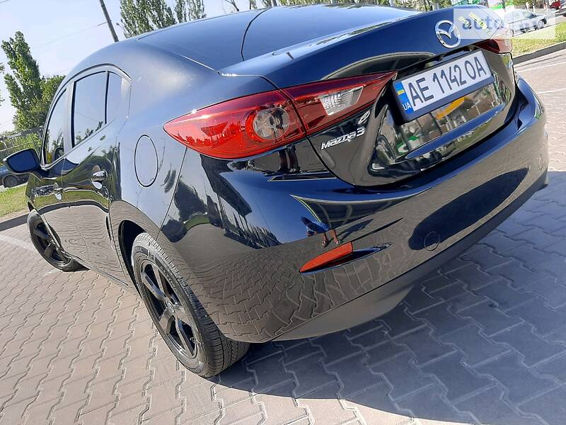 Седан Mazda 3 2017 в Дніпрі
