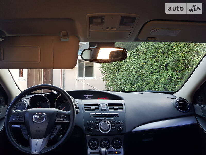 Седан Mazda 3 2011 в Запоріжжі