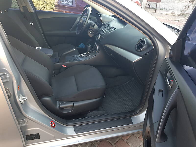Седан Mazda 3 2011 в Запоріжжі