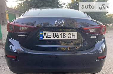 Седан Mazda 3 2016 в Днепре