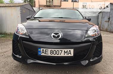 Седан Mazda 3 2012 в Днепре