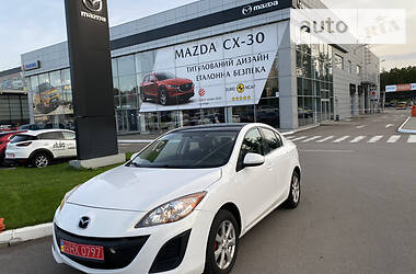 Седан Mazda 3 2010 в Киеве