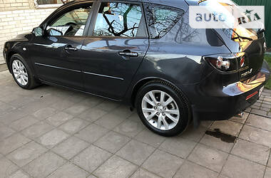 Хэтчбек Mazda 3 2007 в Новояворовске