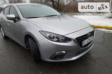 Седан Mazda 3 2016 в Полтаве