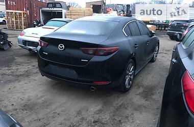 Седан Mazda 3 2019 в Ужгороде