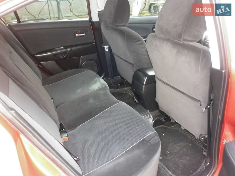 Седан Mazda 3 2004 в Глыбокой