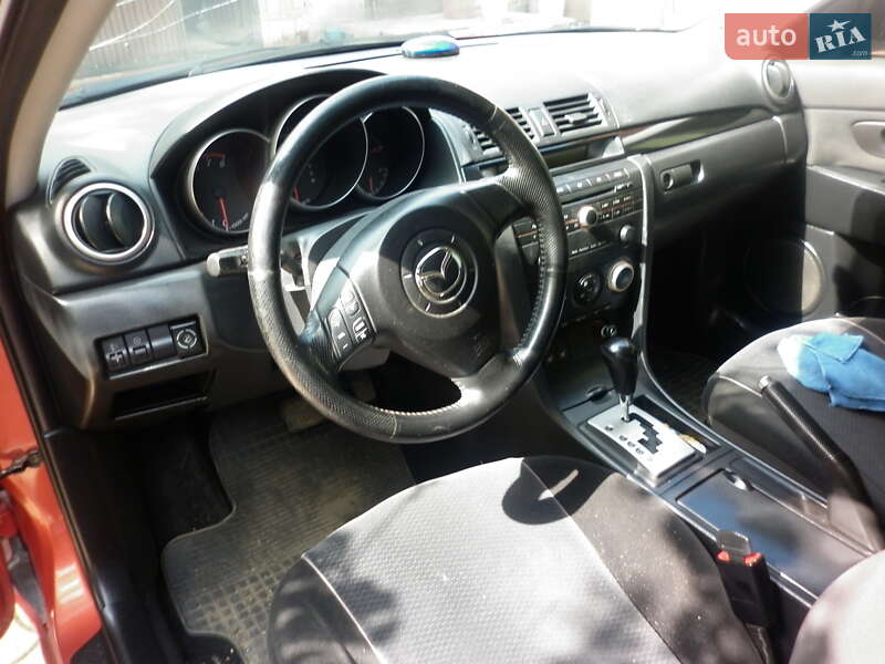 Седан Mazda 3 2004 в Глыбокой