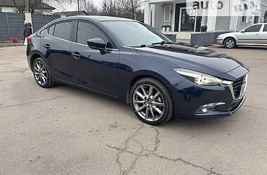 Седан Mazda 3 2017 в Киеве