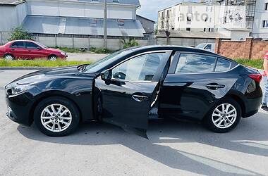 Седан Mazda 3 2015 в Ровно