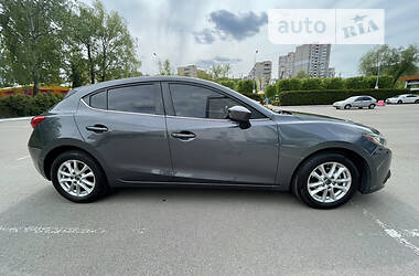 Хэтчбек Mazda 3 2016 в Киеве