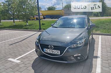 Седан Mazda 3 2015 в Луцке