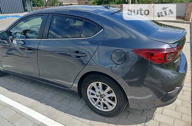 Седан Mazda 3 2015 в Луцке