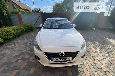 Седан Mazda 3 2015 в Киеве