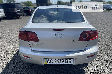 Седан Mazda 3 2004 в Луцьку