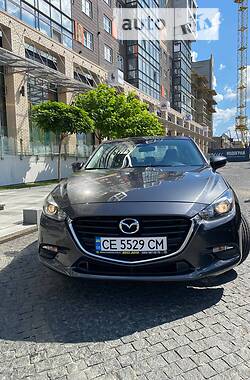 Седан Mazda 3 2018 в Черновцах