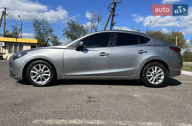 Седан Mazda 3 2016 в Кривом Роге