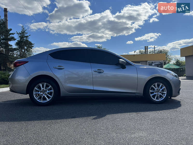 Седан Mazda 3 2016 в Кривому Розі
