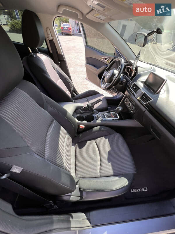 Седан Mazda 3 2016 в Кривому Розі